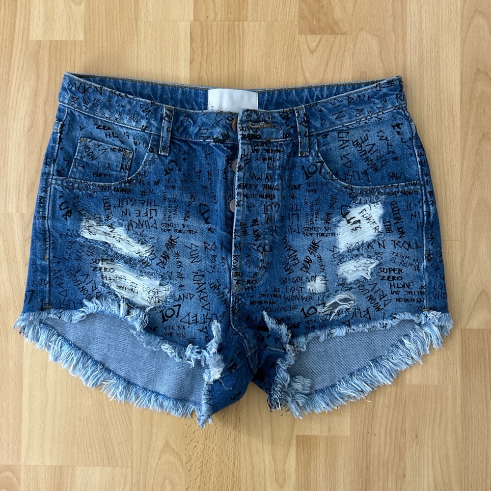 One Teaspoon shorts with black graphic writing